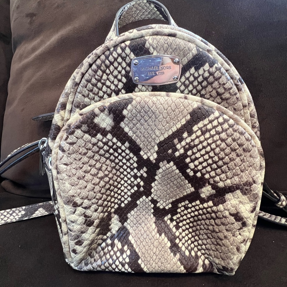 Michael Kors jet set leopard print backpack